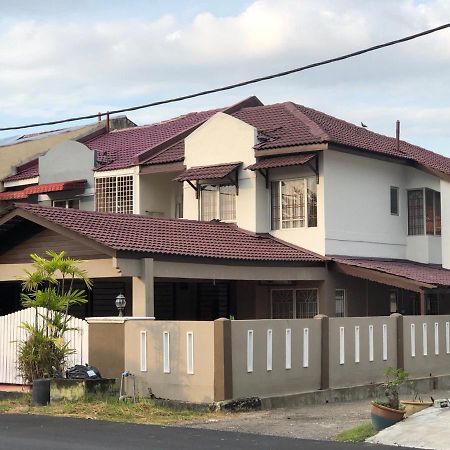 Fateh Homestay - Muji Concept Family House Rawang Exteriör bild