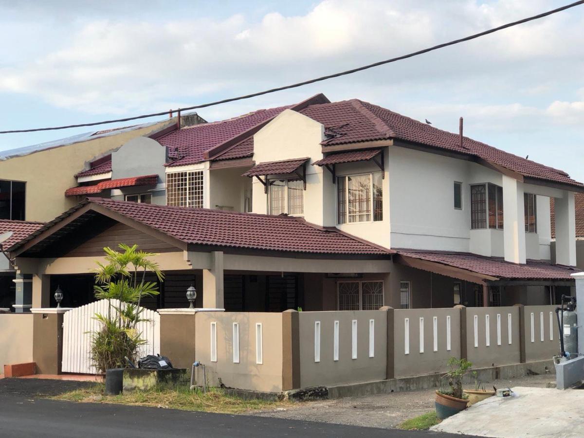 Fateh Homestay - Muji Concept Family House Rawang Exteriör bild